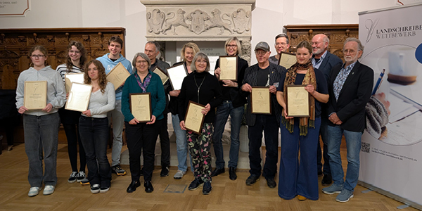 Gruppenbild Gewinner Landschreiber Wettbewerb Sprache und Macht